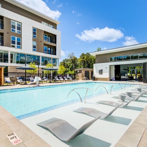 AuraFifty4-Luxury-Community-Pool-in-Chapel-Hill-North-Carolina