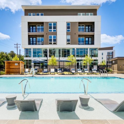 AuraFifty4-Luxury-Community-Pool-in-Chapel-Hill-North-Carolina