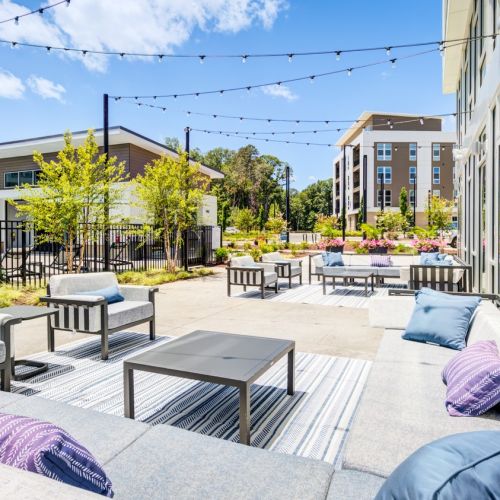 AuraFifty4-Luxury-Community-Outdoor-Lounge-in-Chapel-Hill-North-Carolina