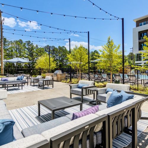 AuraFifty4-Luxury-Community-Outdoor-Lounge-in-Chapel-Hill-North-Carolina