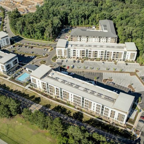 AuraFifty4-Luxury-Community-Exterior-Lounge-in-Chapel-Hill-North-Carolina