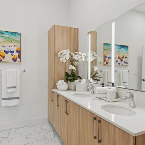 Affina_LuxuryApartments_Bathroom1_KendallFlorida