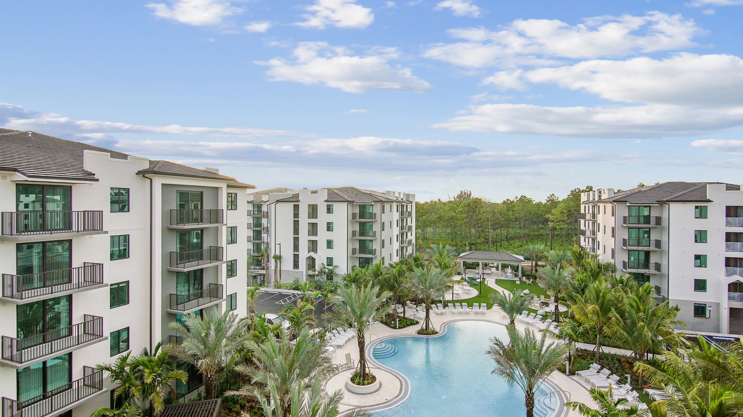 Affina_LuxuryApartments_Pool_KendallFlorida