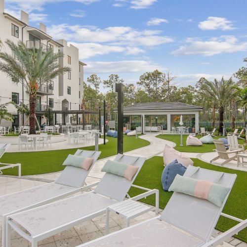 Affina_LuxuryApartments_PoolSeating_KendallFlorida