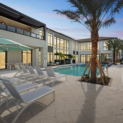 AltonOsprey_LuxuryApartments_Pool_OspreyFlorida