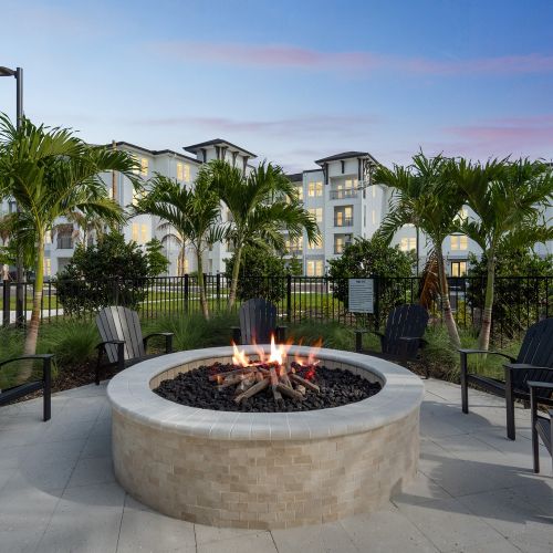 AltonOsprey_LuxuryApartments_FirePit_OspreyFlorida