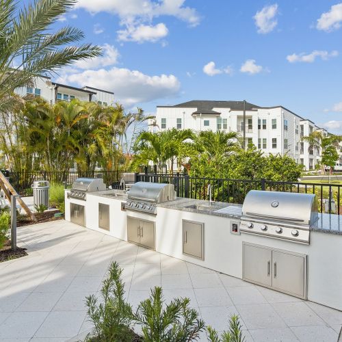 AltonOsprey_LuxuryApartments_Grill_OspreyFlorida
