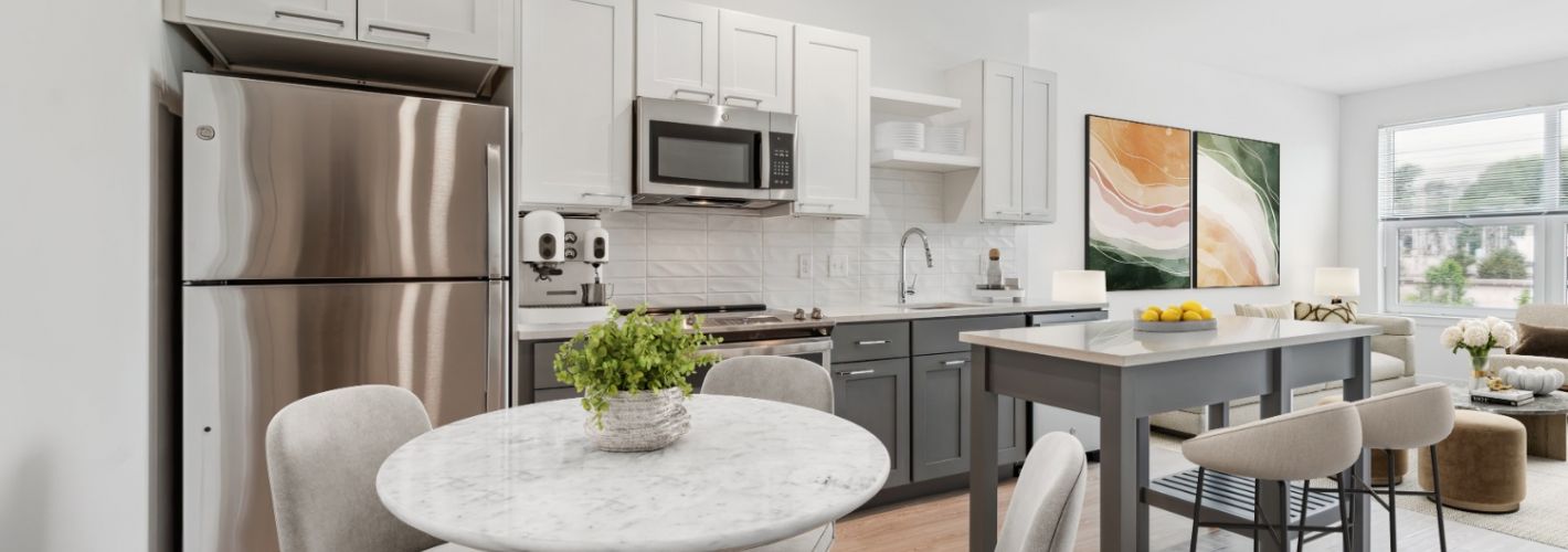 Margaux : A modern kitchen designed for flow, function, and gatherings.