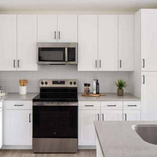 7th&Oak_LuxuryApartments_Kitchen_TampaFlorida