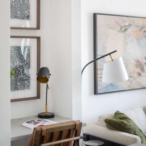 7th&Oak_LuxuryApartments_LivingRoomDesk_TampaFlorida