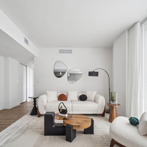 RevvHollywood_LuxuryApartments_living_HollywoodFlorida