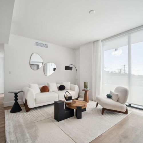 RevvHollywood_LuxuryApartments_living_HollywoodFlorida