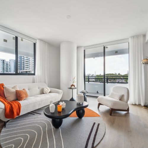 RevvHollywood_LuxuryApartments_living_HollywoodFlorida