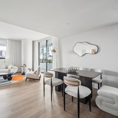 RevvHollywood_LuxuryApartments_dining_HollywoodFlorida