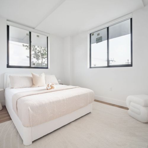 RevvHollywood_LuxuryApartments_Bedroom_HollywoodFlorida