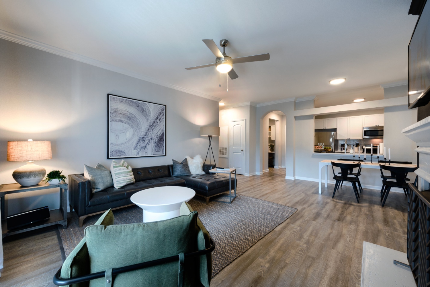 Ashton at Dulles Corner : Living Room