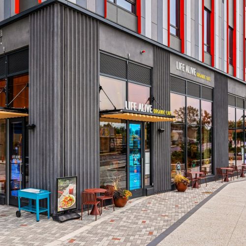 Life Alive caf�