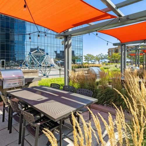 Outdoor Dining & Grills