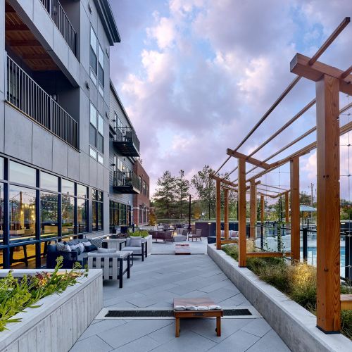 Outdoor courtyard amenities and pool