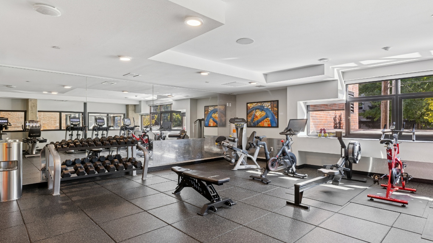 Smith & Burns Seattle apartments with on-site fitness center