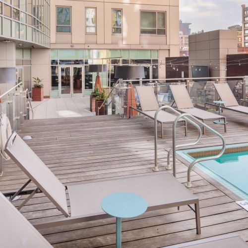 Entertain in style with sleek stainless-steel grilling stations.