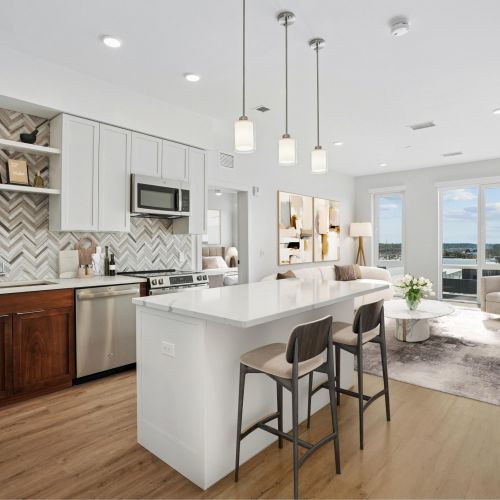 Spacious kitchen island* 