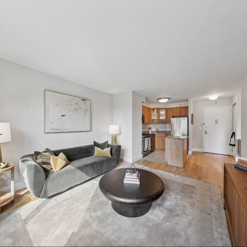 The Capitol : Living Room