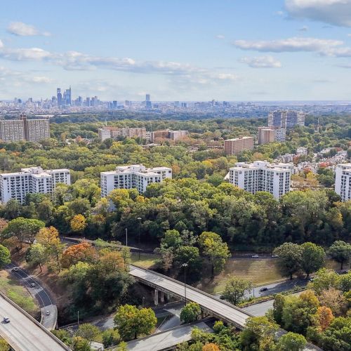 Presidential City and Philadelphia Skyline