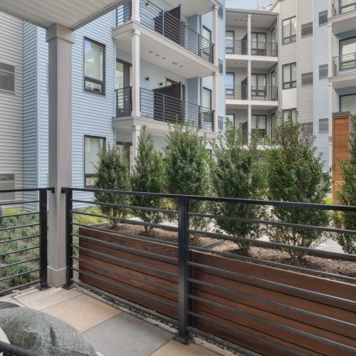 Embark_LuxuryCommunityApartments_Balcony_EastOrangeNJ